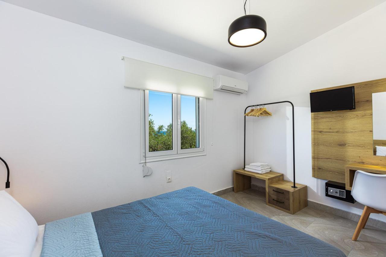 Gramvella Resort Adelianos Kampos Exteriér fotografie