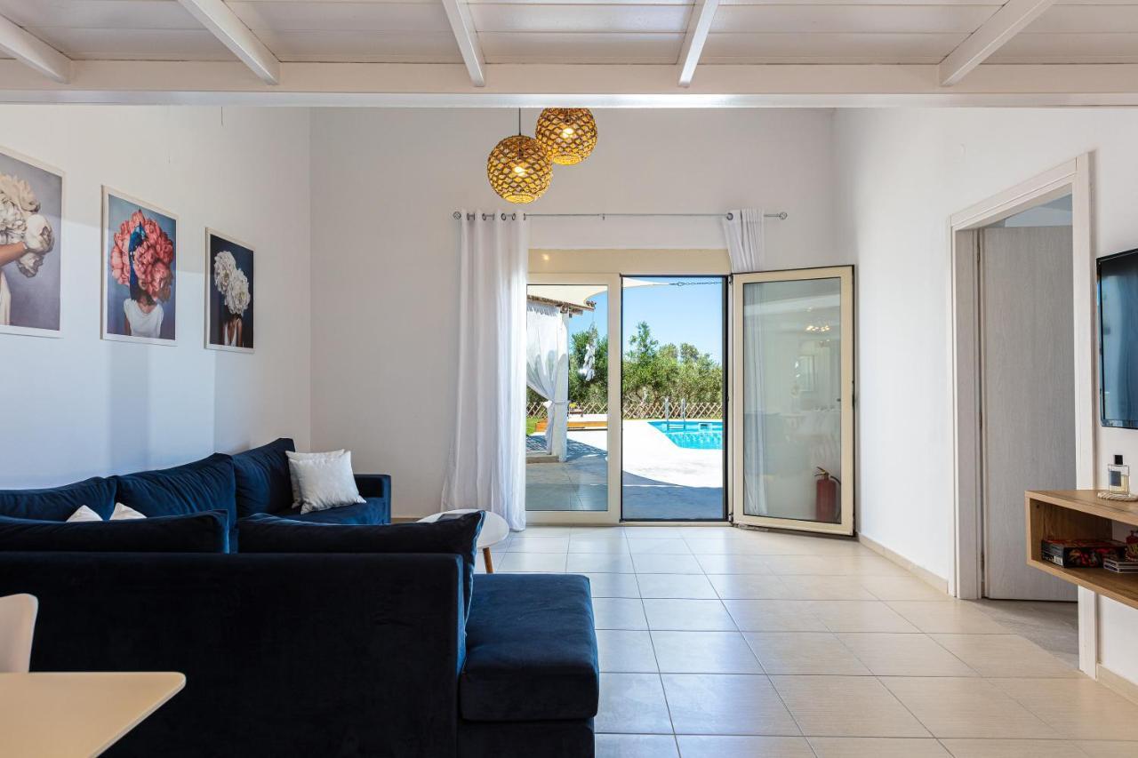 Gramvella Resort Adelianos Kampos Exteriér fotografie