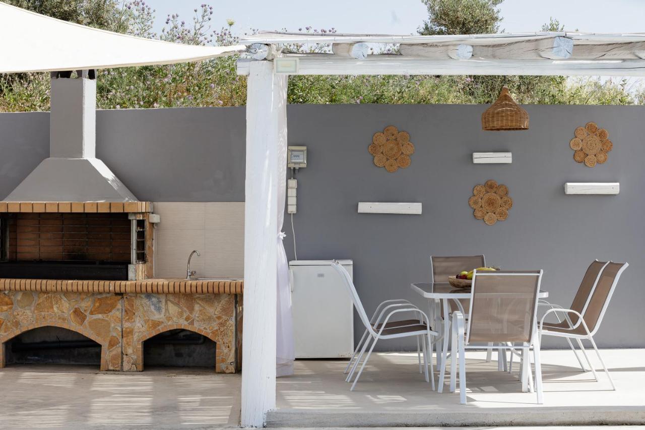 Gramvella Resort Adelianos Kampos Exteriér fotografie