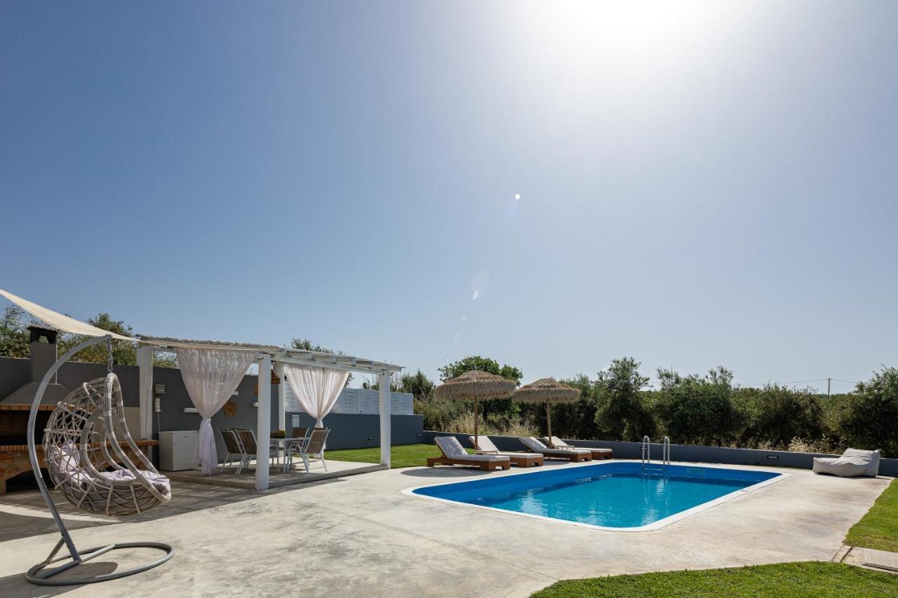 Gramvella Resort Adelianos Kampos Exteriér fotografie