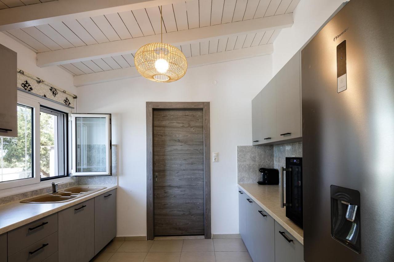 Gramvella Resort Adelianos Kampos Exteriér fotografie