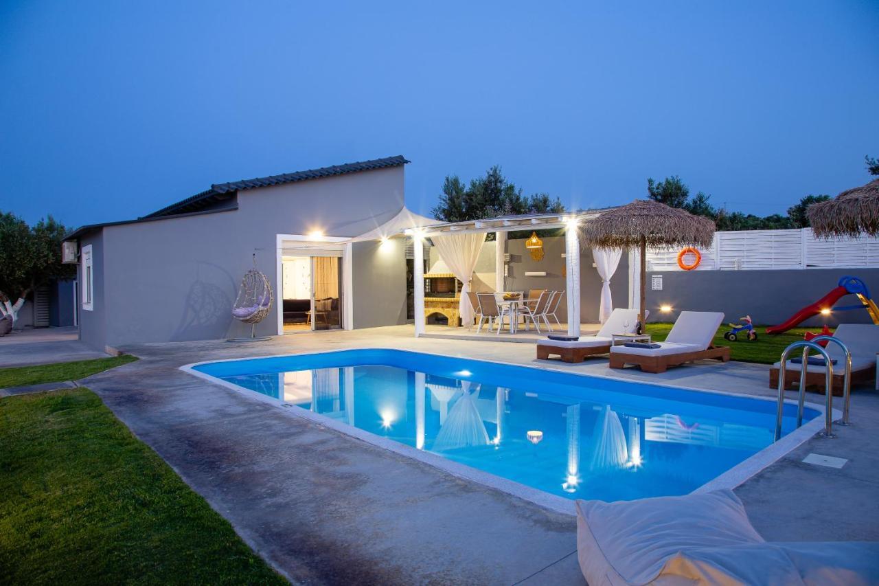 Gramvella Resort Adelianos Kampos Exteriér fotografie